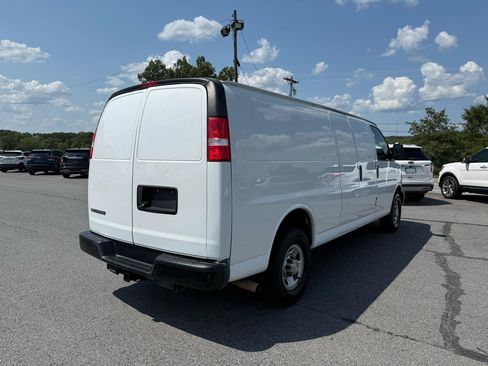 Used 2021 Chevrolet Express 3500 Extended w/ Driver Convenience Package RWD image 6