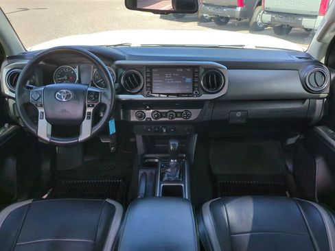 Certified 2020 Toyota Tacoma SR5 AWD/4WD image 14