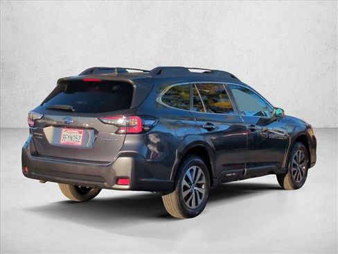 Certified 2023 Subaru Outback Premium image 4