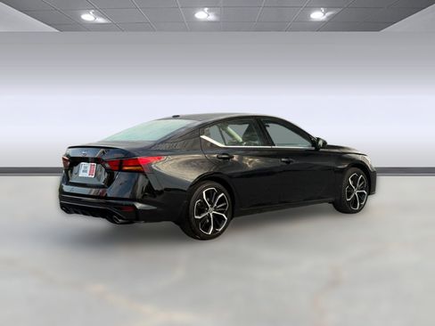 New 2025 Nissan Altima 2.5 SR image 8