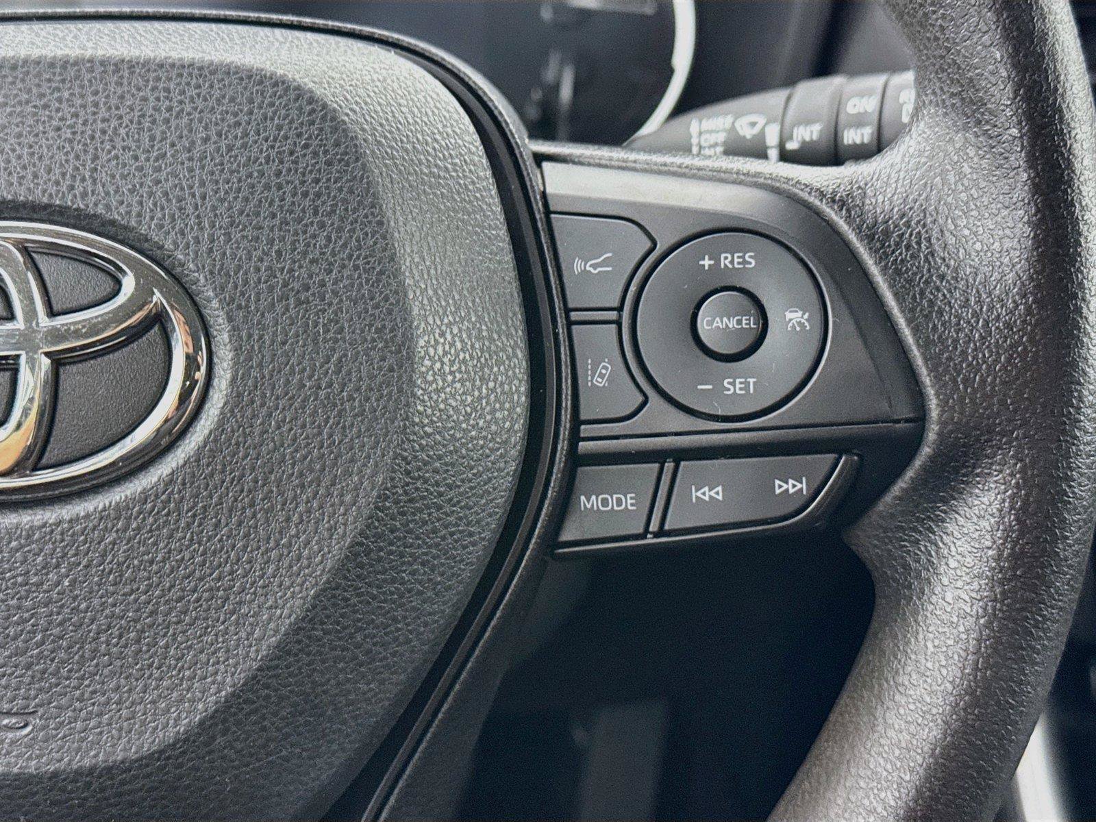 Certified 2025 Toyota RAV4 XLE AWD/4WD image 18