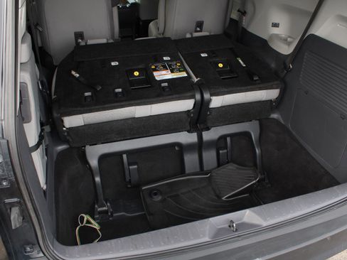 Used 2024 Toyota Sienna LE w/ LE Plus Package image 8