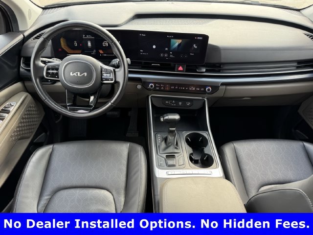 Used 2025 Kia Carnival FWD image 8