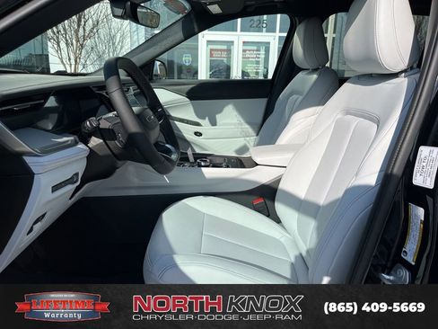 New 2026 Jeep Cherokee Limited image 3