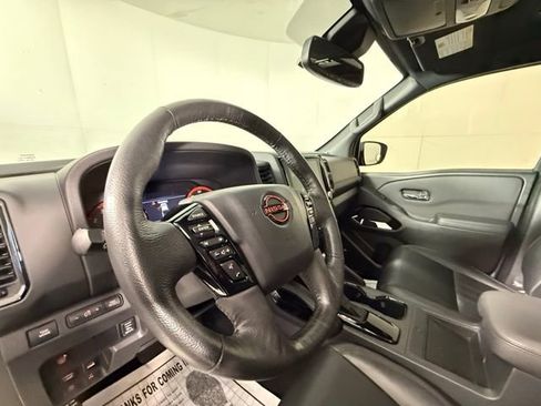 Used 2022 Nissan Frontier PRO-4X w/ Pro-4X Premium Package AWD/4WD image 6