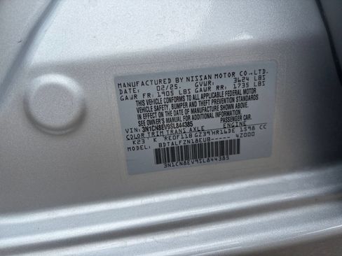 Used 2025 Nissan Versa SV FWD image 27