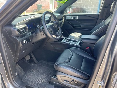Used 2023 Ford Explorer ST w/ Equipment Group 401A AWD/4WD image 19
