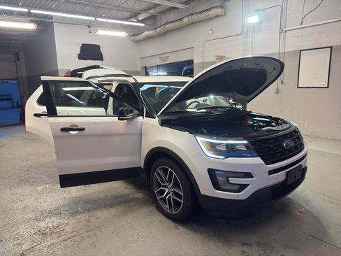 Used 2016 Ford Explorer Sport AWD/4WD image 7