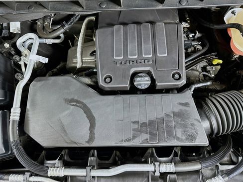 Used 2023 Chevrolet Silverado 1500 LT image 32