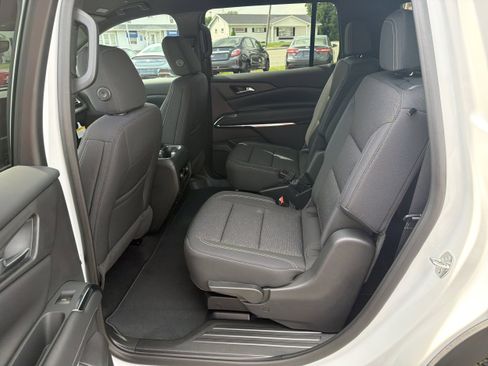 New 2026 Chevrolet Traverse LT w/ Driver Confidence Package AWD/4WD image 10