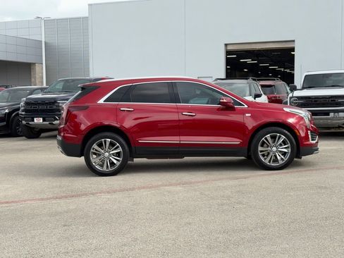 Used 2022 Cadillac XT5 Premium Luxury w/ Technology Package AWD/4WD image 4