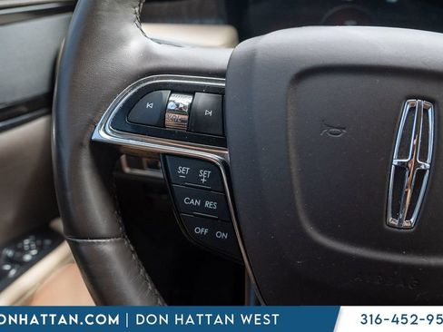 Used 2022 Lincoln Nautilus Reserve AWD/4WD image 12