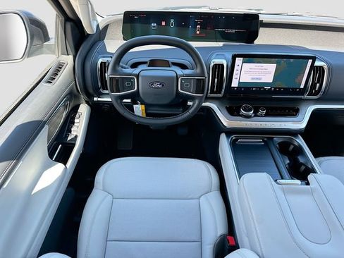 New 2026 Ford Expedition Max Platinum w/ Driver's Package AWD/4WD image 16