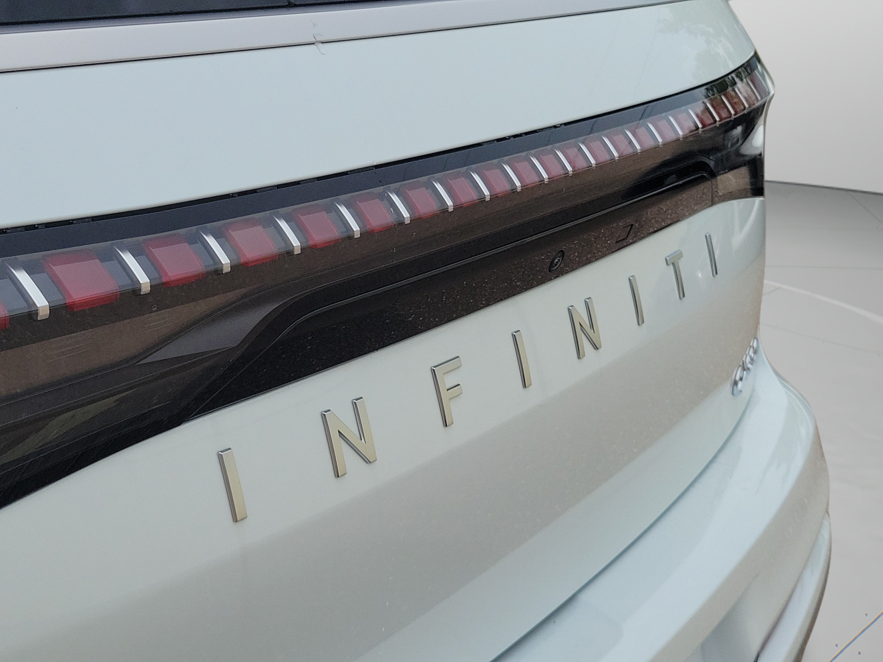 New 2027 INFINITI QX80 Luxe w/ Cargo Package RWD image 23