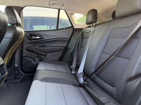 Used 2025 Chevrolet Trax LT image 23