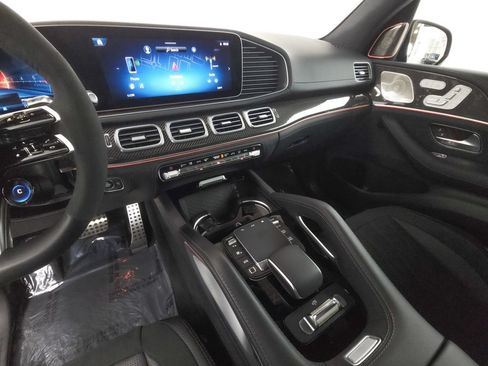Used 2025 Mercedes-Benz GLS 63 AMG 4MATIC image 15