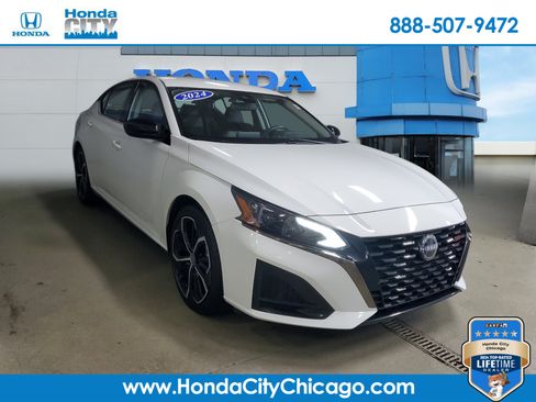 Used 2024 Nissan Altima 2.5 SR FWD image 1
