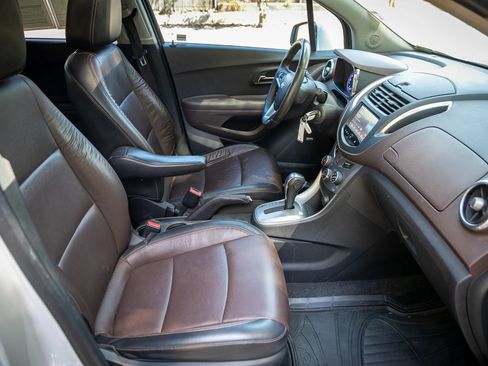 Used 2015 Chevrolet Trax LTZ FWD image 25