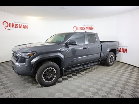 Used 2025 Toyota Tacoma TRD Off-Road w/ TRD Off Road Premium Package AWD/4WD image 3