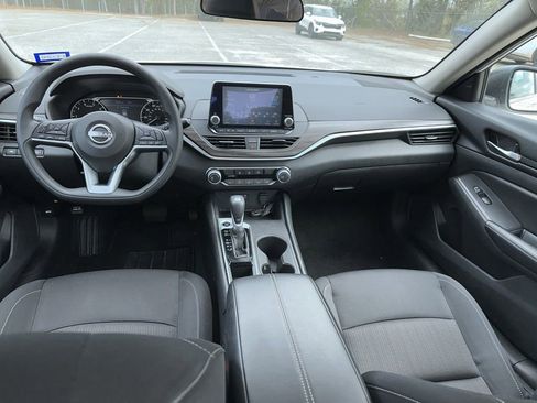 Used 2025 Nissan Altima 2.5 SV image 7