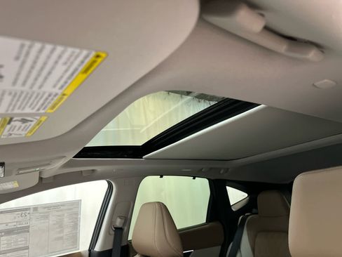 New 2025 Nissan Murano Platinum w/ Cargo Package AWD/4WD image 5