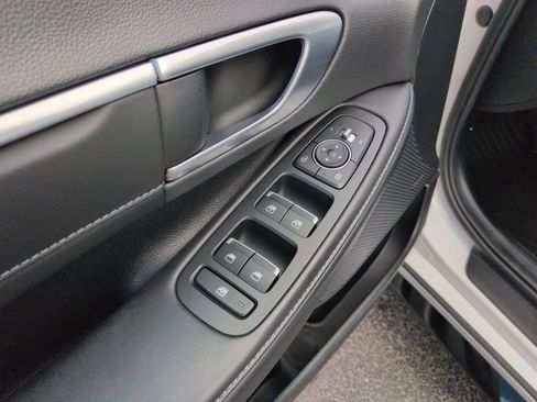 Used 2022 Hyundai Sonata Limited w/ Preferred Accessory Package image 11