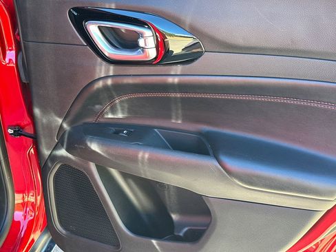 Used 2024 Jeep Compass Trailhawk image 16