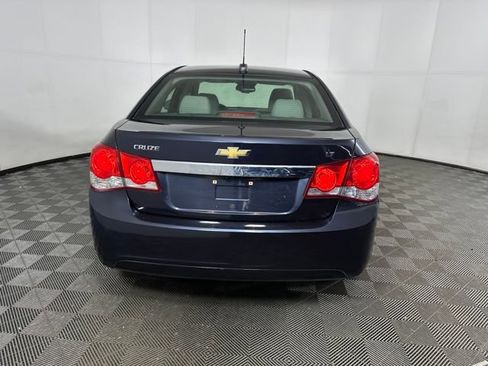 Used 2016 Chevrolet Cruze LT w/ Sun And Sound Package image 4