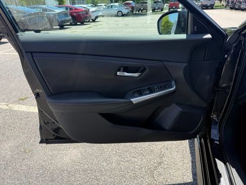 Used 2023 Nissan Sentra SR w/ Midnight Edition Package FWD image 16