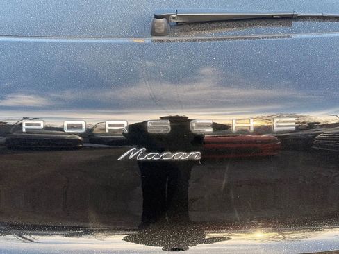 Used 2018 Porsche Macan Sport Edition image 37