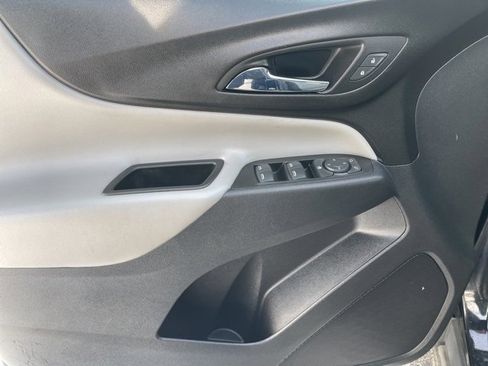 Used 2023 Chevrolet Equinox LT image 18