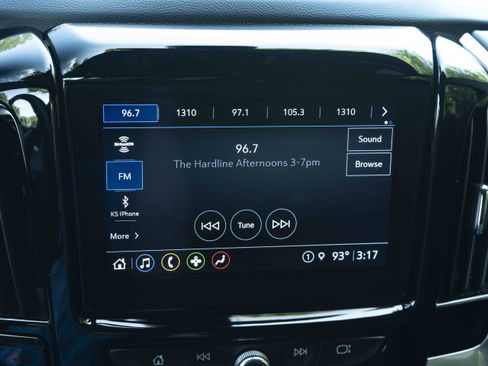 Used 2023 Chevrolet Traverse LT FWD image 29