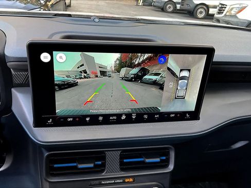 Used 2025 Ford Maverick Lobo image 25