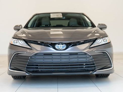 Used 2023 Toyota Camry XLE image 5