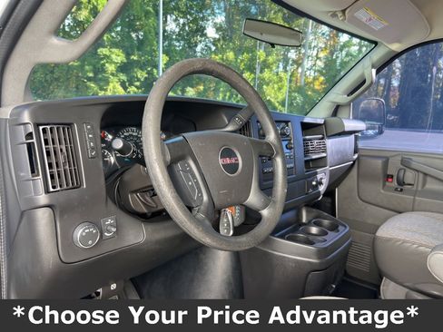 Used 2016 GMC Savana 3500 image 36