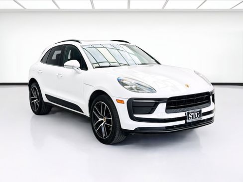Used 2022 Porsche Macan w/ Premium Package Plus AWD/4WD image 3