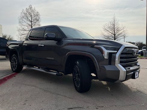 Used 2022 Toyota Tundra Limited w/ Power Package image 5