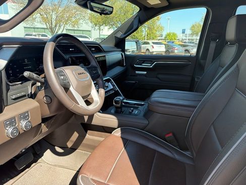 Used 2024 GMC Sierra 1500 Denali AWD/4WD image 8
