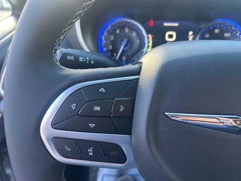 New 2026 Chrysler Pacifica Select image 18