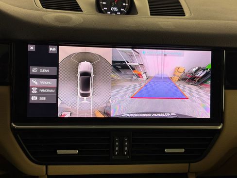 Used 2021 Porsche Cayenne Coupe image 28