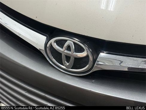 Used 2016 Toyota Camry LE image 29