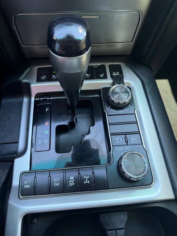 Used 2016 Toyota Land Cruiser AWD/4WD image 16
