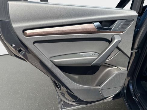 Used 2025 Audi Q5 2.0T Premium AWD/4WD image 11