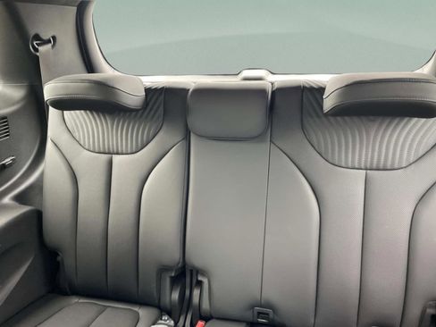 Used 2025 Hyundai Palisade Calligraphy FWD image 11