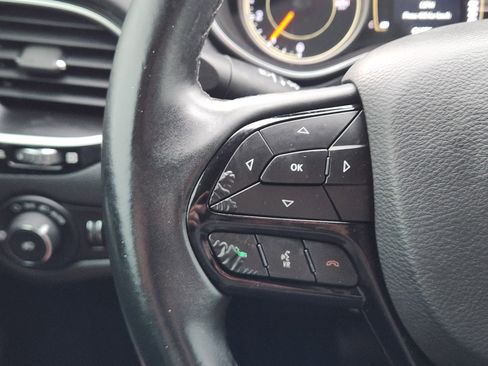 Used 2019 Jeep Cherokee Latitude Plus image 37