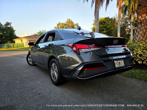 Used 2024 Hyundai Elantra SE image 59
