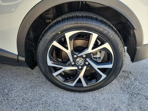 Used 2021 Toyota C-HR XLE image 7