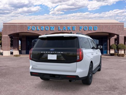 New 2026 Ford Expedition Active AWD/4WD image 8