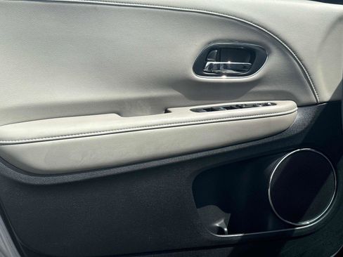 Certified 2019 Honda HR-V EX-L image 17
