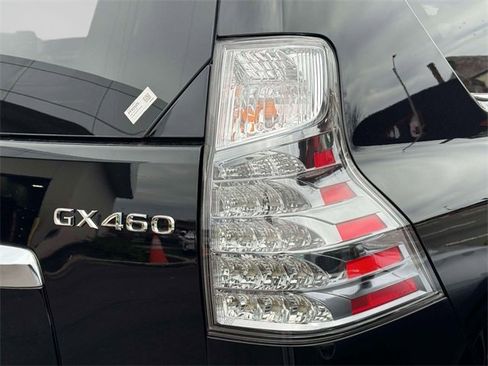 Used 2023 Lexus GX 460 Premium image 11